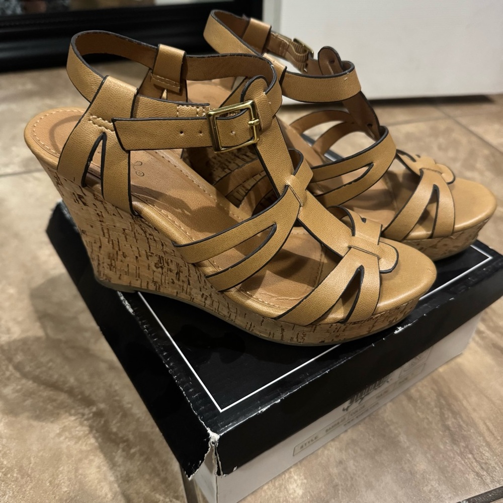 Stylish Tan Wedge Sandals